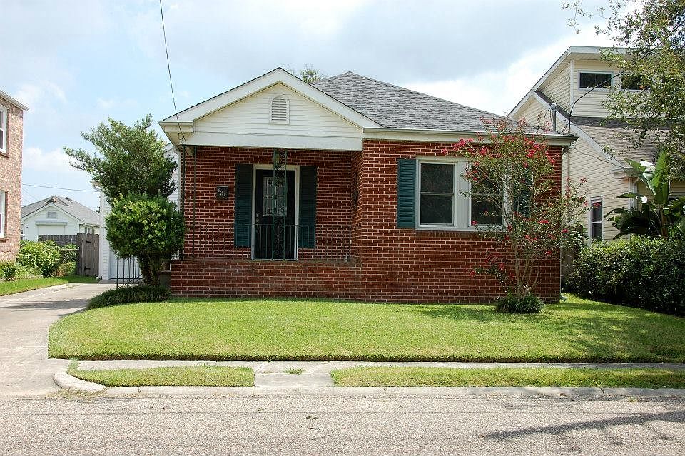 1st image of 325 Riverdale Dr
