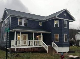 710 Wolf St, Narrows, VA 24124