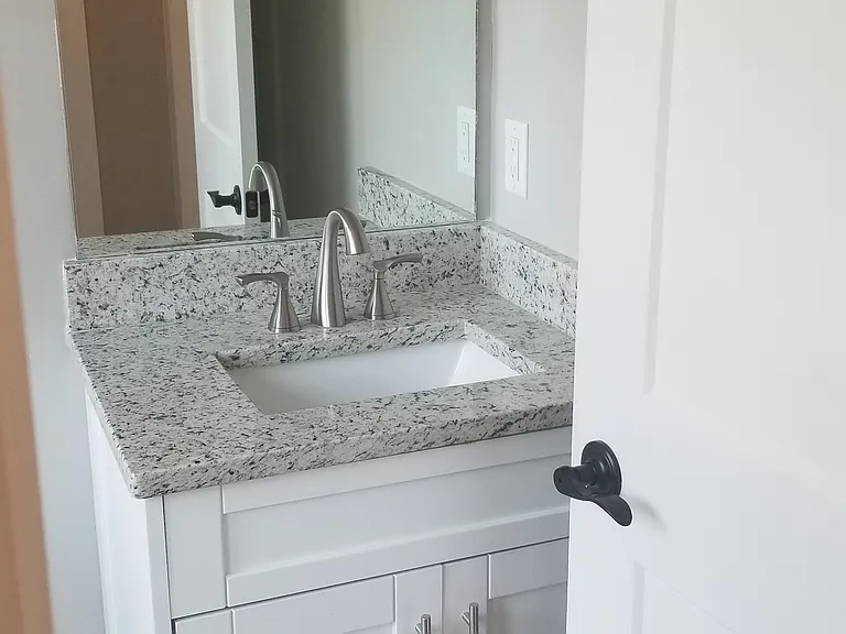1121 Lawrence Ave #6 — Photo 18