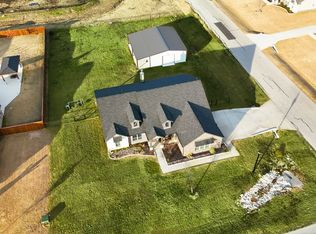 104 Oak Grove Dr, Rhome, TX 76078