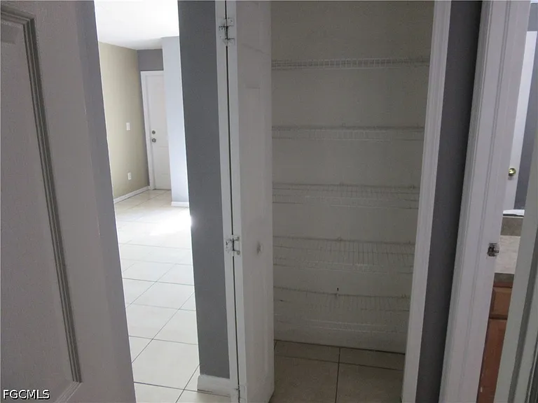 922 Eisenhower Blvd — Photo 10