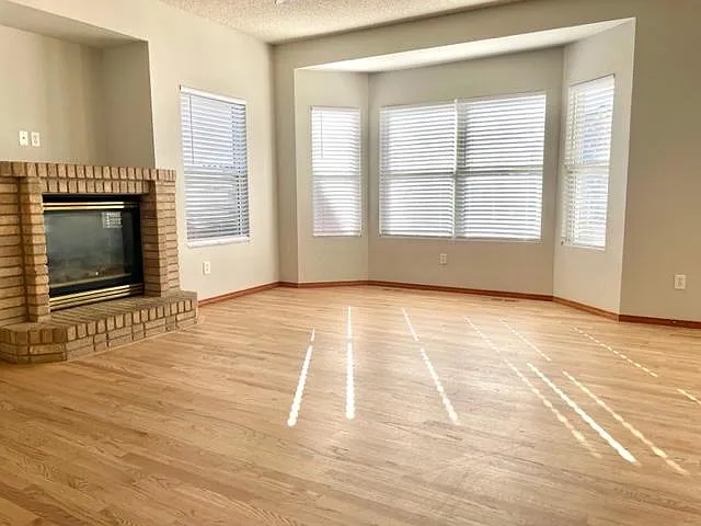 3 bed, 2.5 bath, 2340 sqft, $2,525 — Photo 3