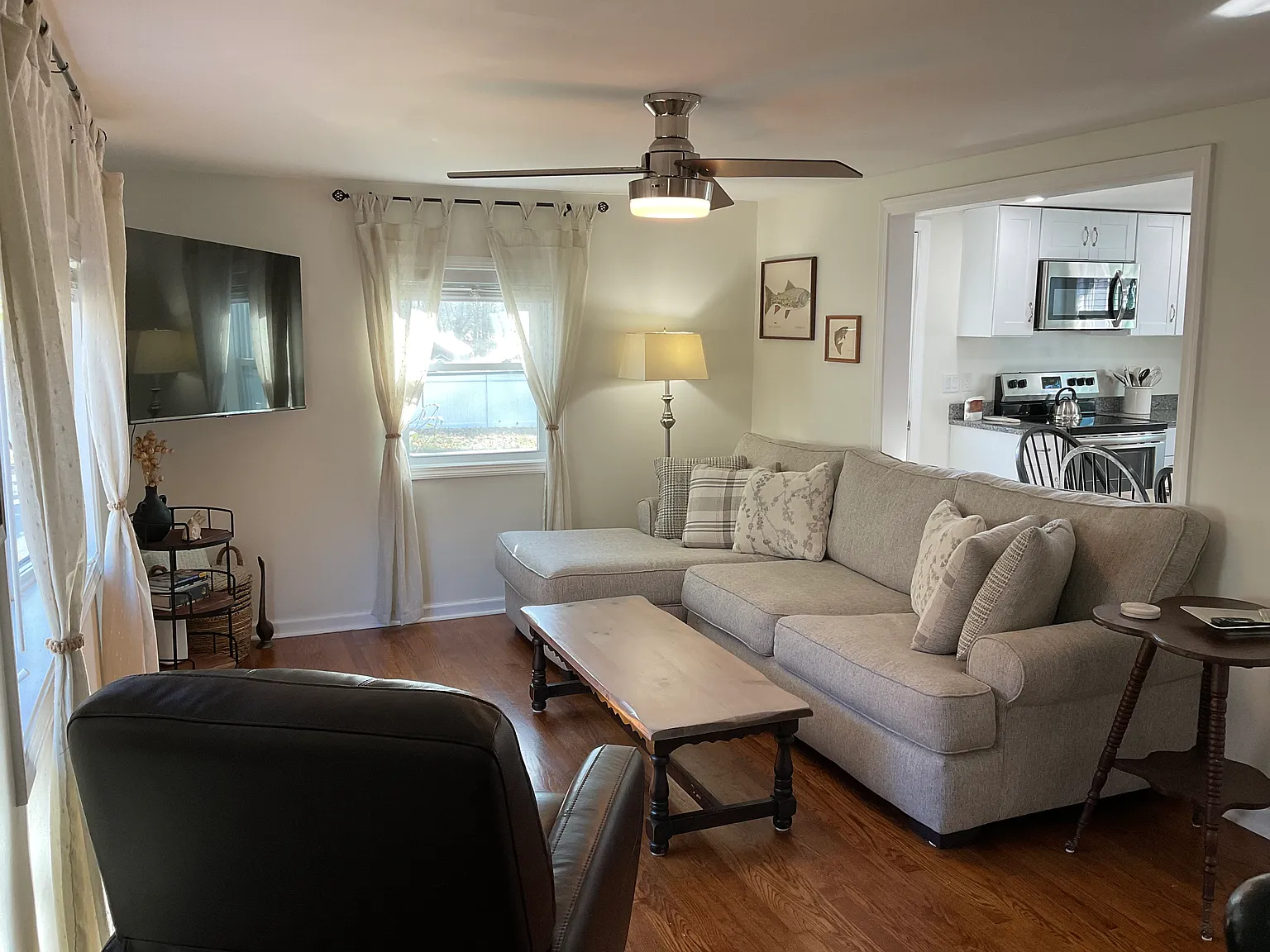 3 bed, 1288 sqft, $2,300 — Photo 4