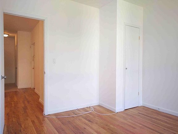 2nd image of 124 Jefferson Ave APT 4R