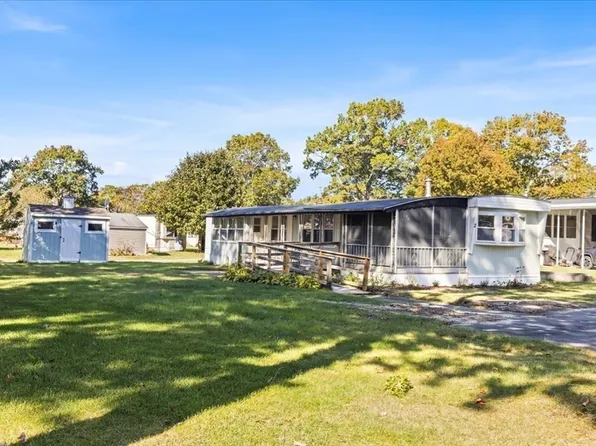 2 Candlelight Dr, Plymouth, MA 02360