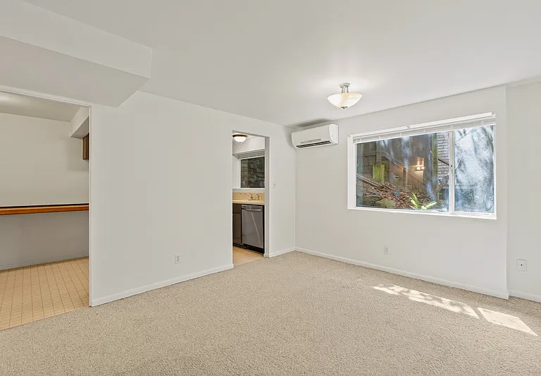 5044 Sand Point Way NE — Photo 7