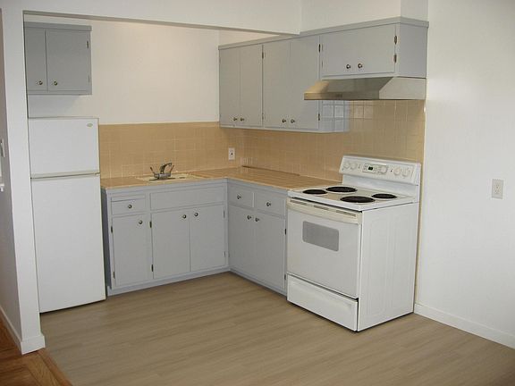 4th image of 250 28th St #3