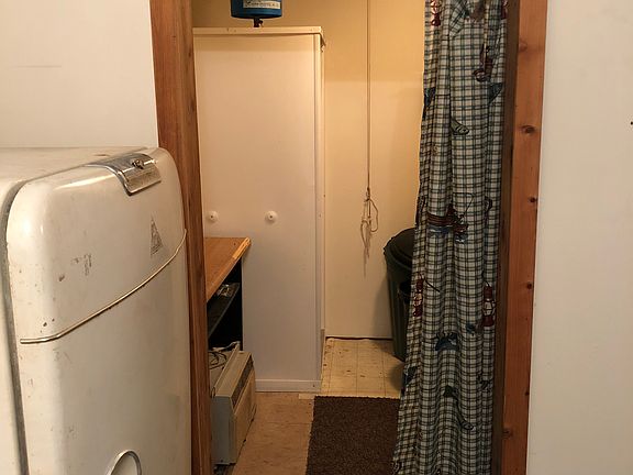 2nd image of 16885 Lakeshore Dr