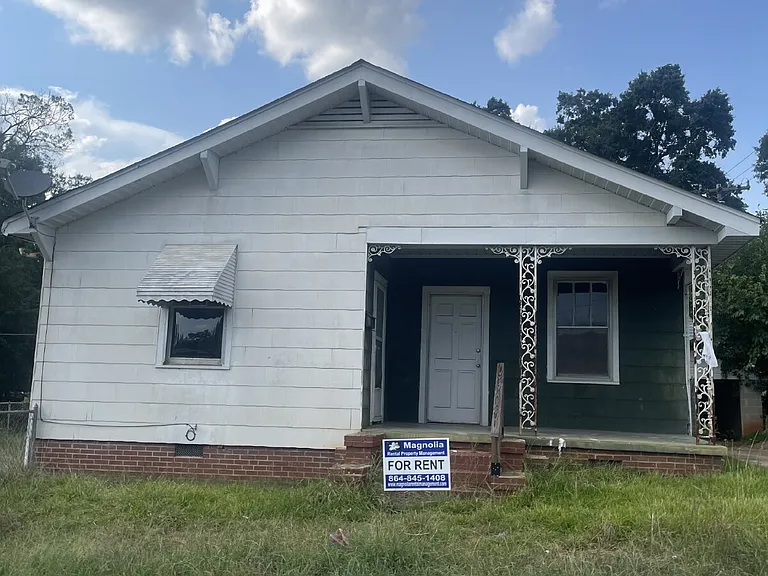 276 Finley St — Photo 2