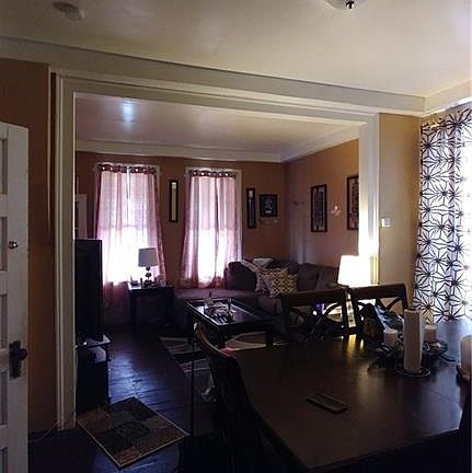 5th image of 600 E Ferry St