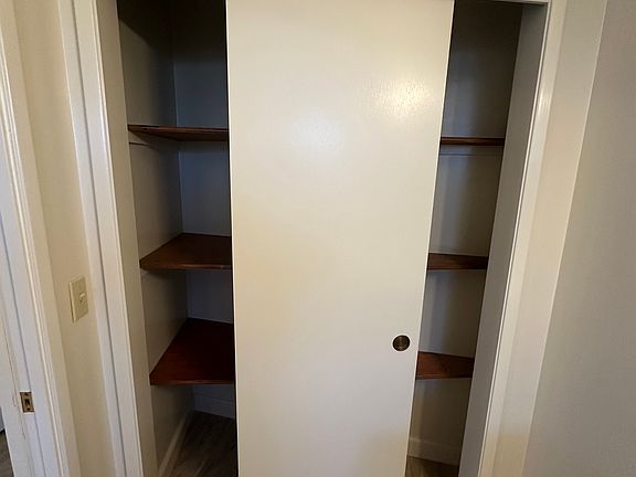 3rd image of 402 Dakota Ave APT 4