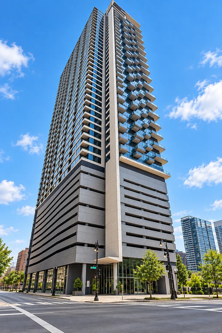 1 bed, 720 sqft, $2,200 — Photo 1