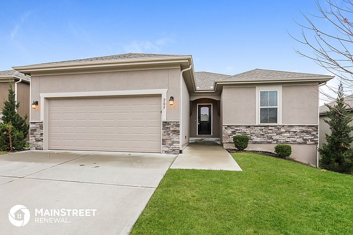 1st image of 205 NE Kim Ct