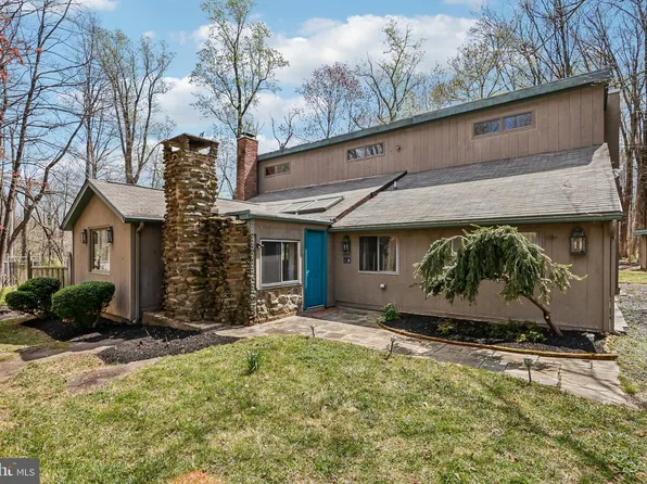 16 Mountain Church Rd, Hopewell, NJ 08525