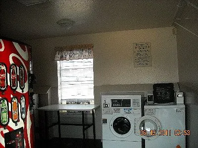 203 E Watson Dr — Photo 5