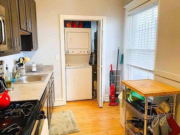 4th image of 3447-49 N Southport Ave #3449-2