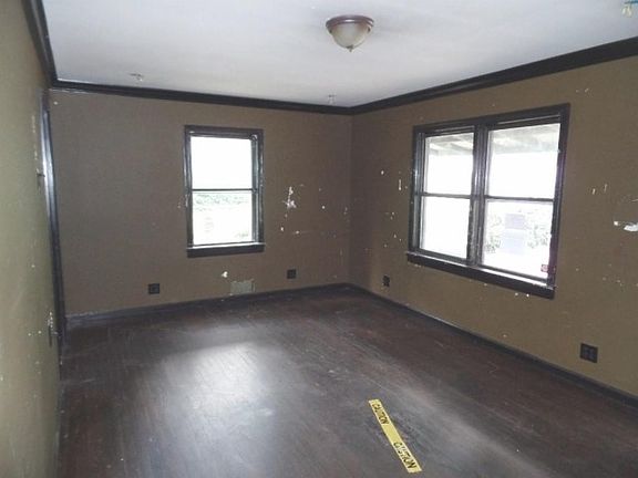 4th image of 4650 City View Dr