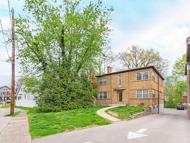 3950 Millsbrae Ave #B — Photo 2