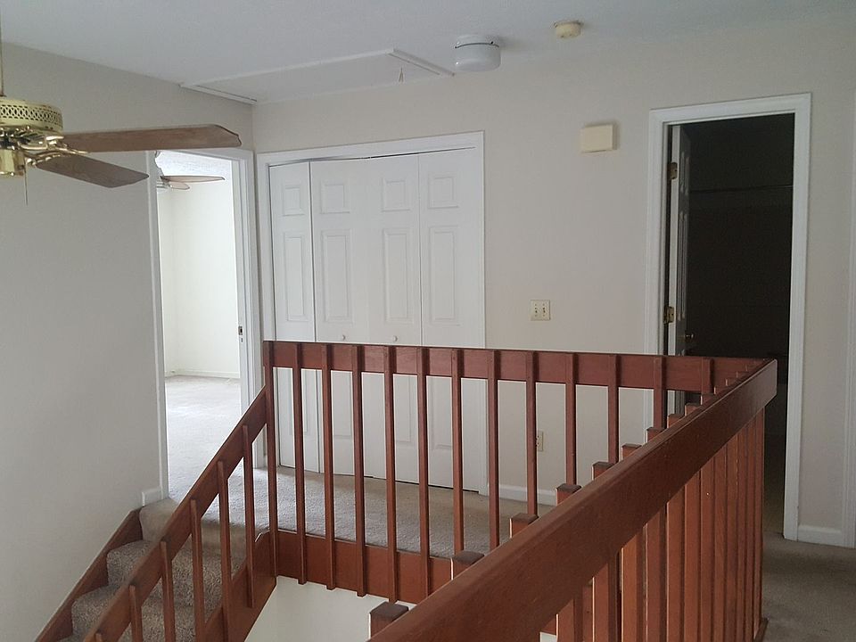 1st image of 113 Silverleaf Ln