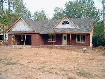 4th image of 204 Shaddows Lawn Dr