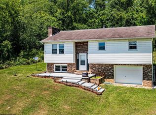 210 Rosedale Hill Rd, Maidsville, WV