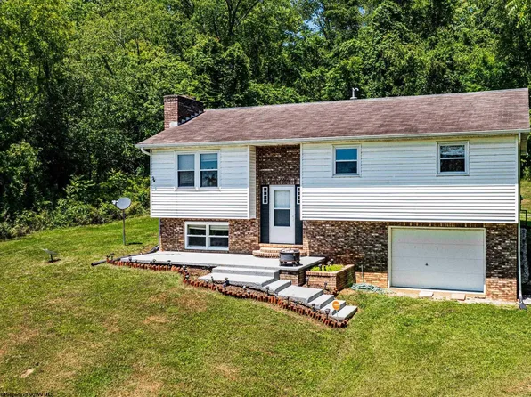 210 Rosedale Hill Rd, Maidsville, WV 26541