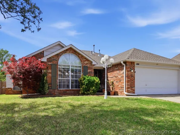 104 S Walnut Ave, Broken Arrow, OK 74012