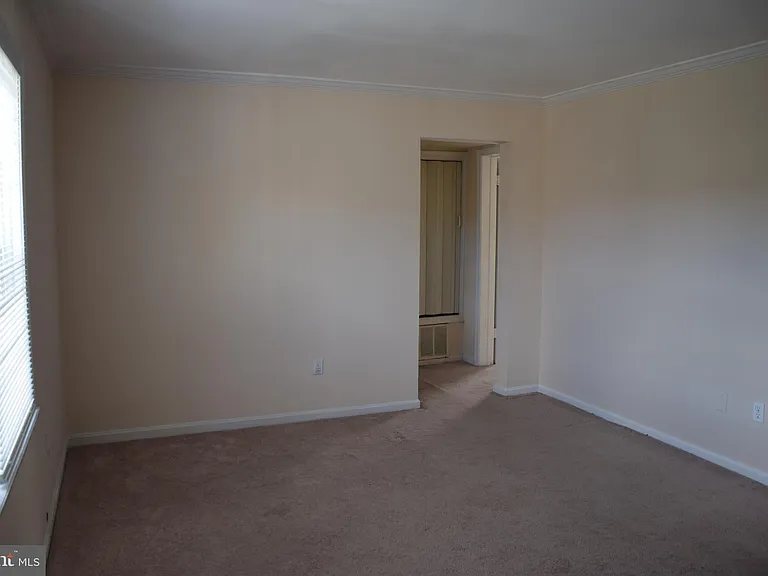 2057 38th St SE #301 — Photo 17