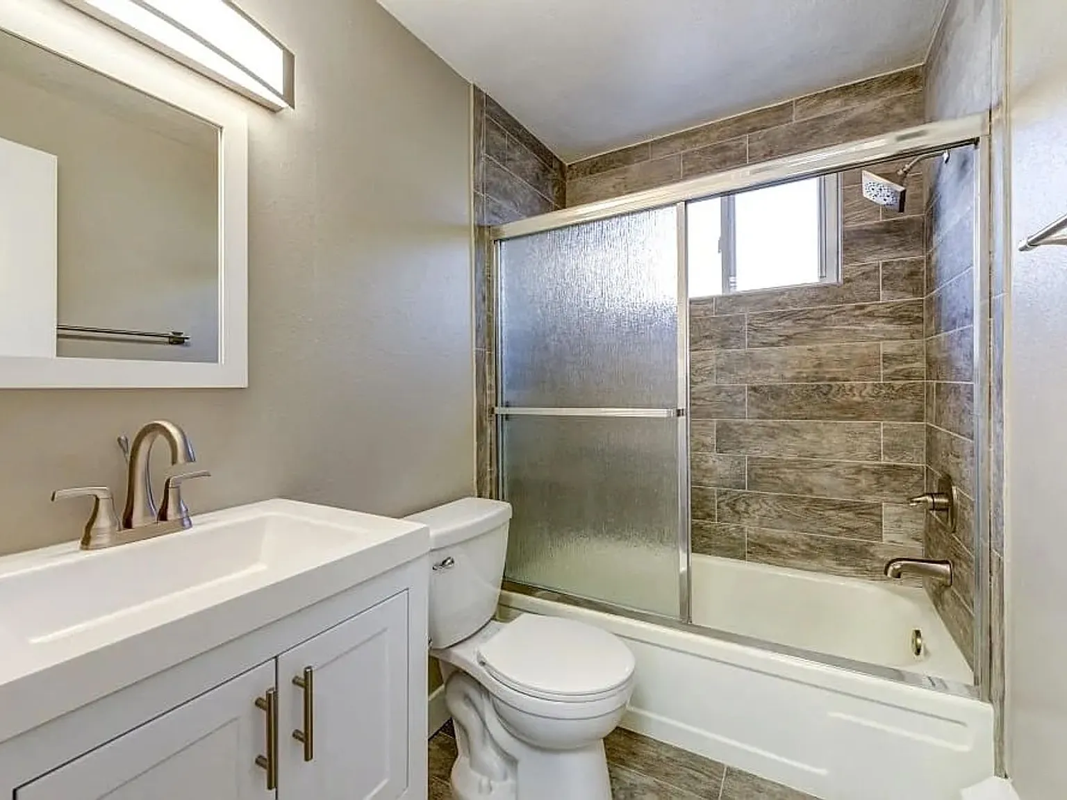 Columbine Street Apartments — Photo 2