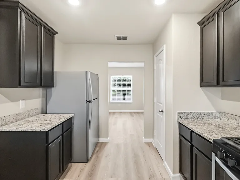 15027 Harbor Lndg — Photo 18