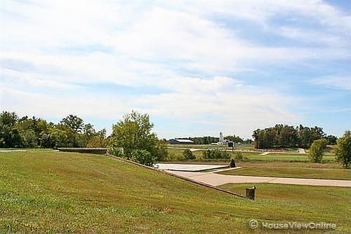5th image of 335 Indian Springs Dr