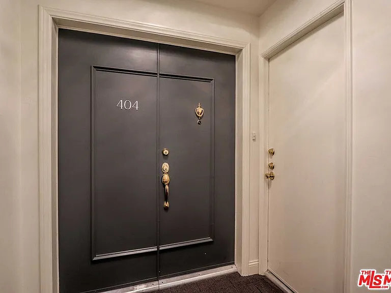 121 S Palm Dr #404 — Photo 5