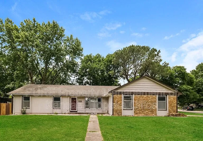 2605 SW Osborn Rd — Photo 1