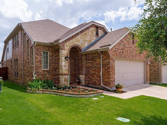 2nd image of 1901 Willard Dr