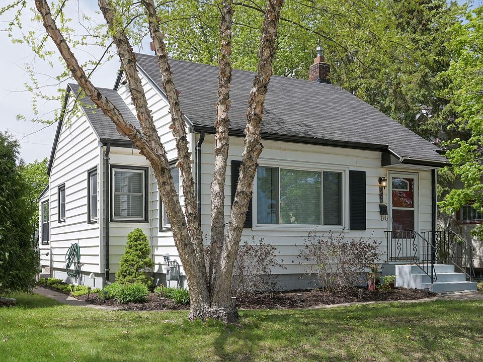 1st image of 836 5th Ave S