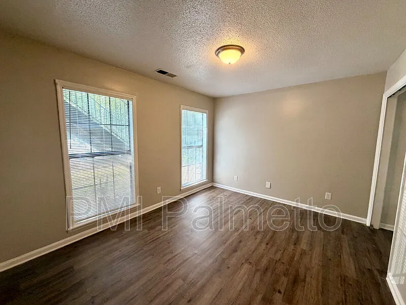 1 bed, 1.0 bath, 700 sqft, $1,000 — Photo 4