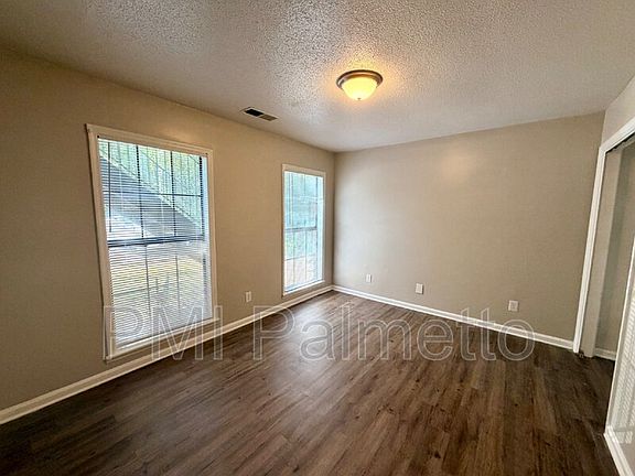 4th image of 33 Chestnut Ferry Rd APT 201