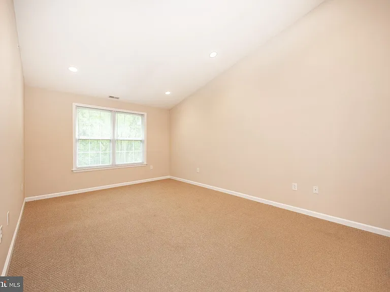 141 Stewarts Ct #307 — Photo 17
