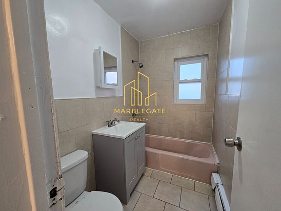 2nd image of 479 Roseville Ave #9A