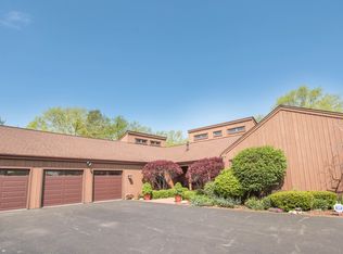 4101 Robert Parker Coffin Rd, Long Grove, IL 60047