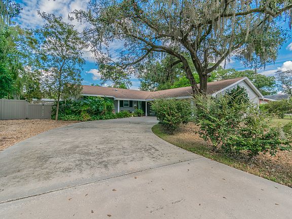 3rd image of 612 Carolyn Dr