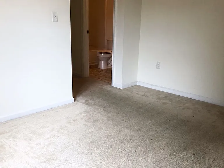 1301 Harts Ridge Dr — Photo 16