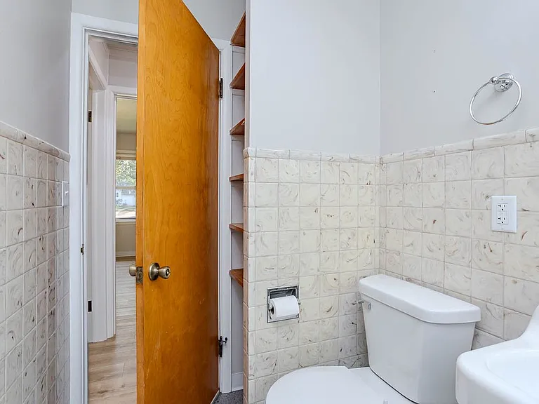1710 Burek Ave — Photo 14