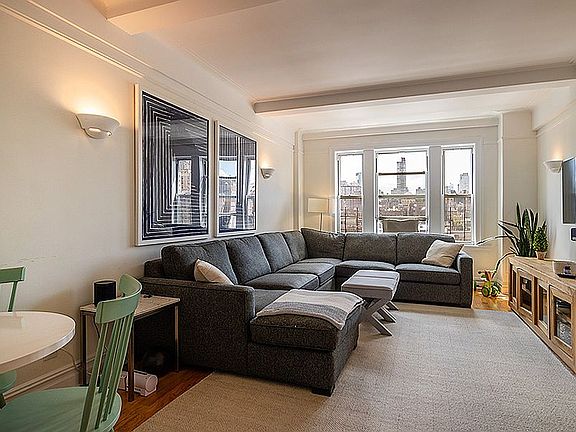 3rd image of 124 W 79th St APT 8D