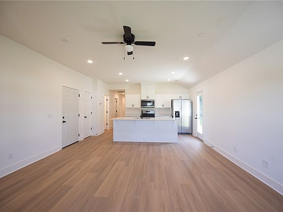 4th image of 93 Rainsong St