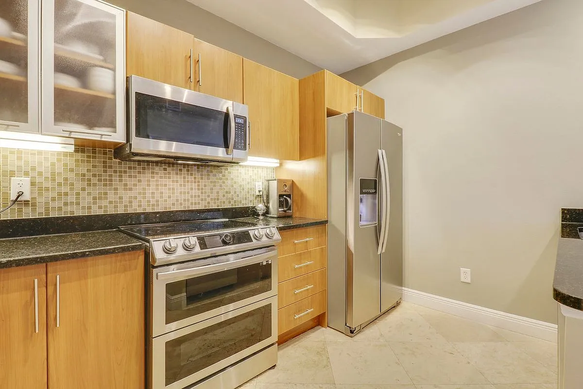 2 bed, 2.0 bath, 1114 sqft, $3,200 — Photo 1
