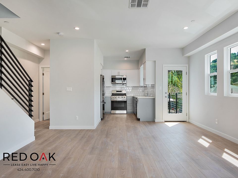 1st image of 4500 Esmeralda St #4