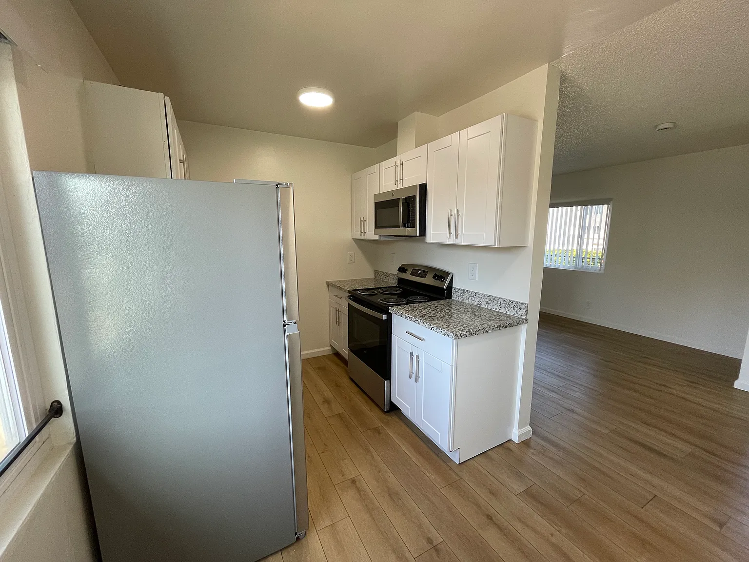 2 bed, 750 sqft, $2,450 — Photo 1