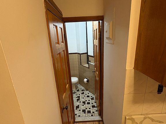 3rd image of 146 E 98th St APT 18