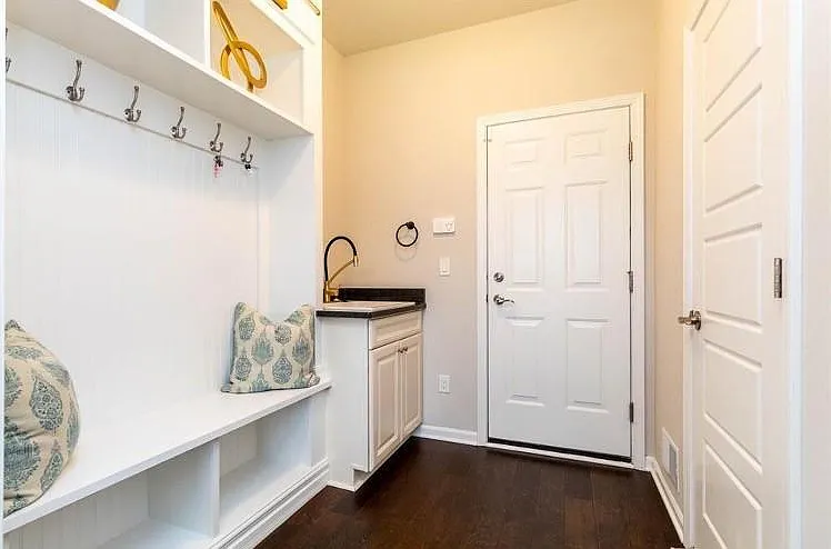 1127 Longspur Blvd — Photo 29